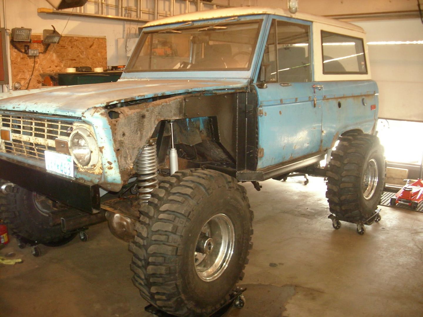 Full width axles and back spacing (Early Bronco) 4x4